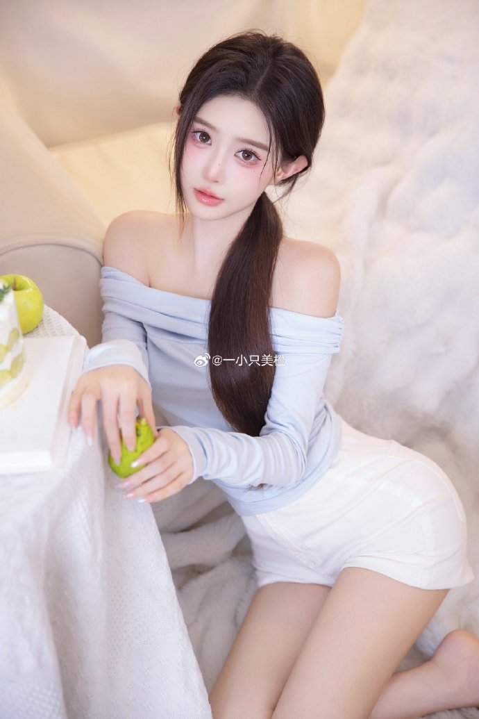 名侦探柯南：黑铁的鱼影 封面